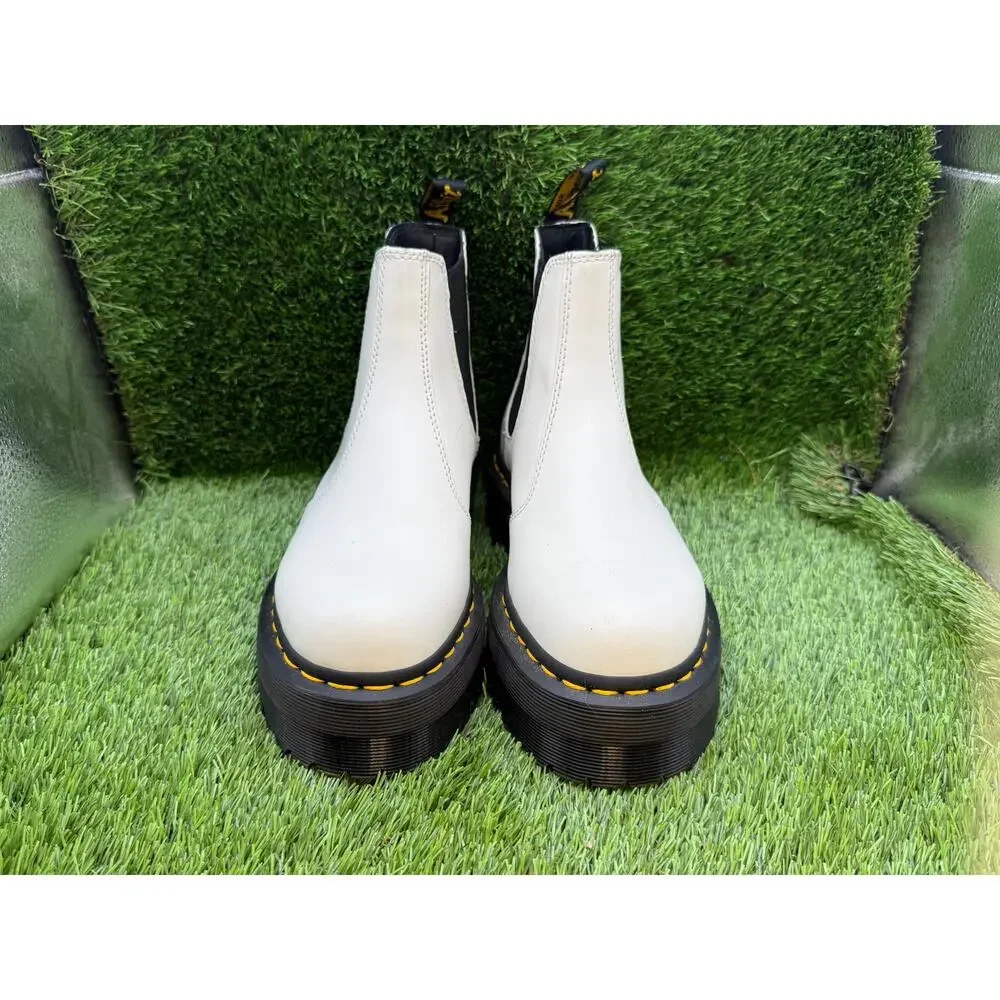 Dr. Martens 2976 QUAD Chelsea Boot Unisex M6/W7 White Leather Platform Pull-On